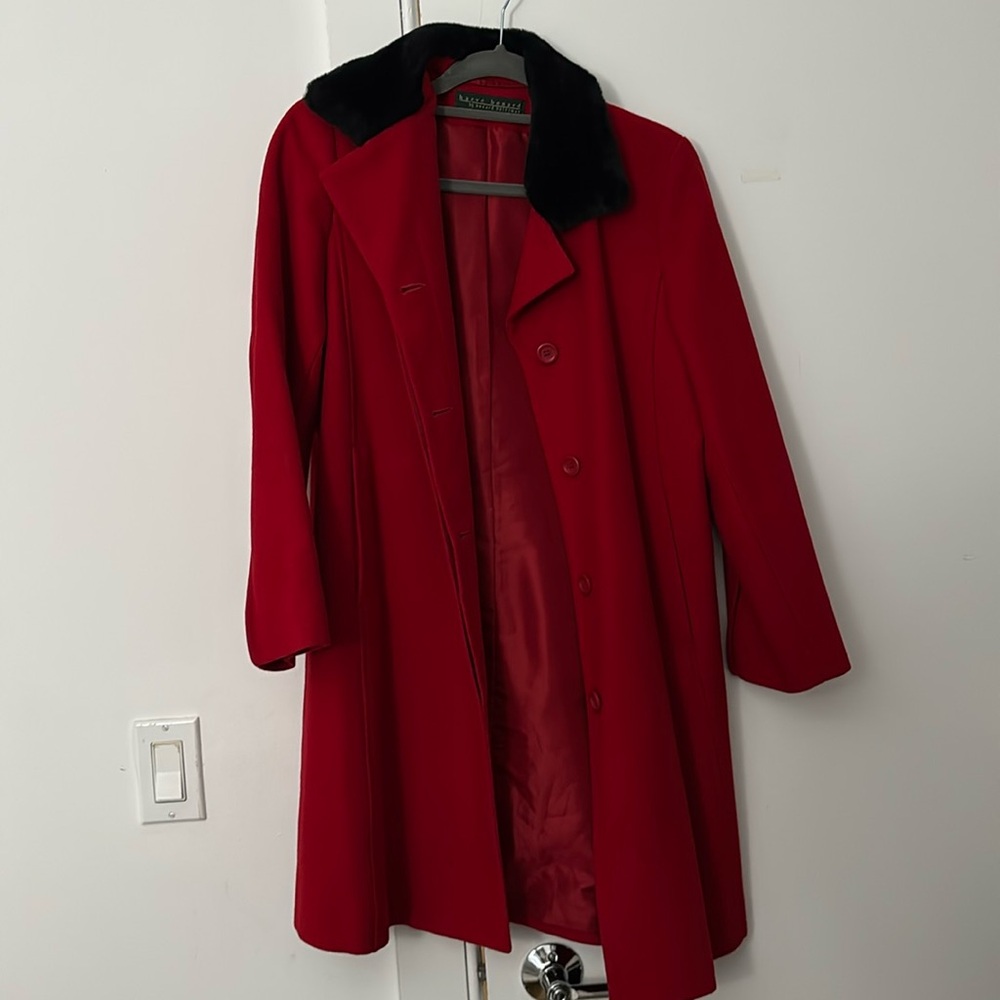 Red lightweight coat with black faux fur collar